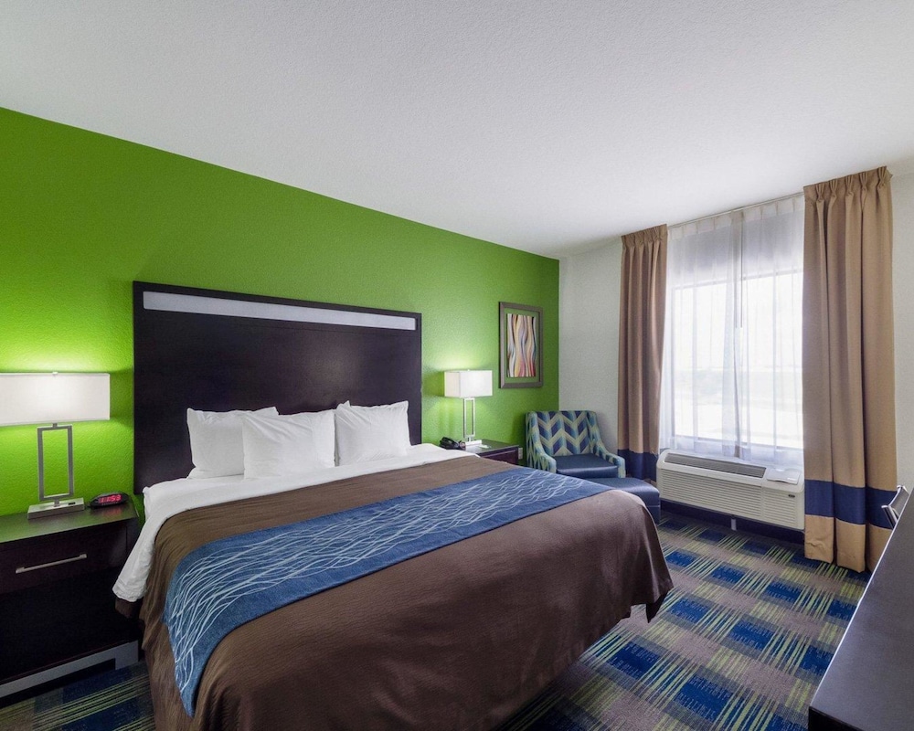 Comfort Inn & Suites Victoria North 12/46