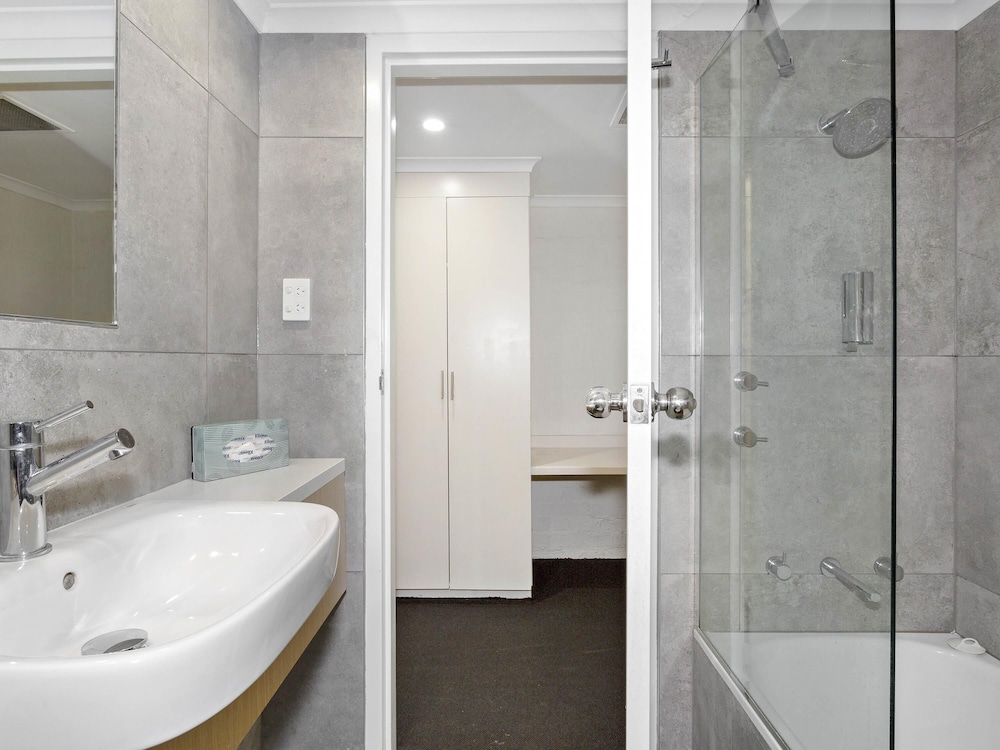 Ibis Styles Canberra Eaglehawk 63/65