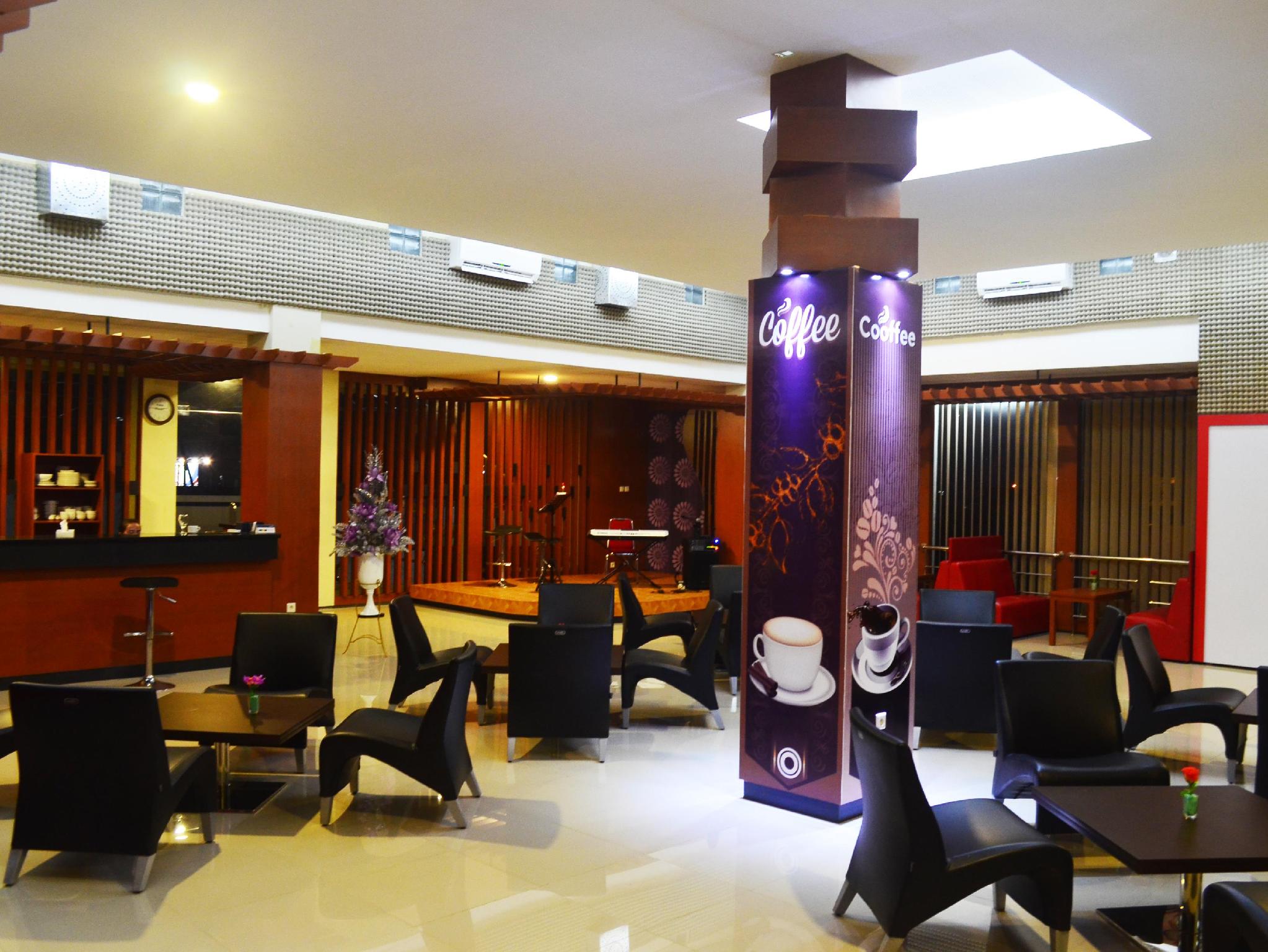 Regina Hotel Pemalang 24/32
