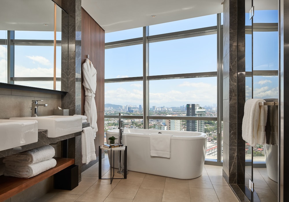 Le Meridien Petaling Jaya (ex New World Petaling Jaya) 75/75