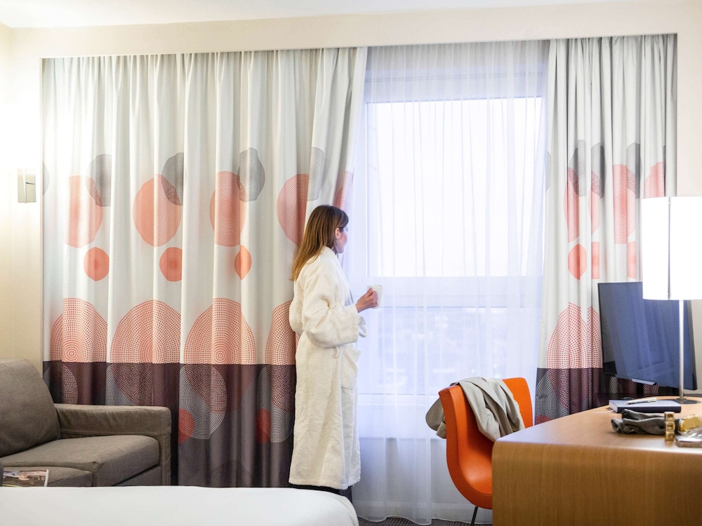 NOVOTEL READING CENTRE 46/80