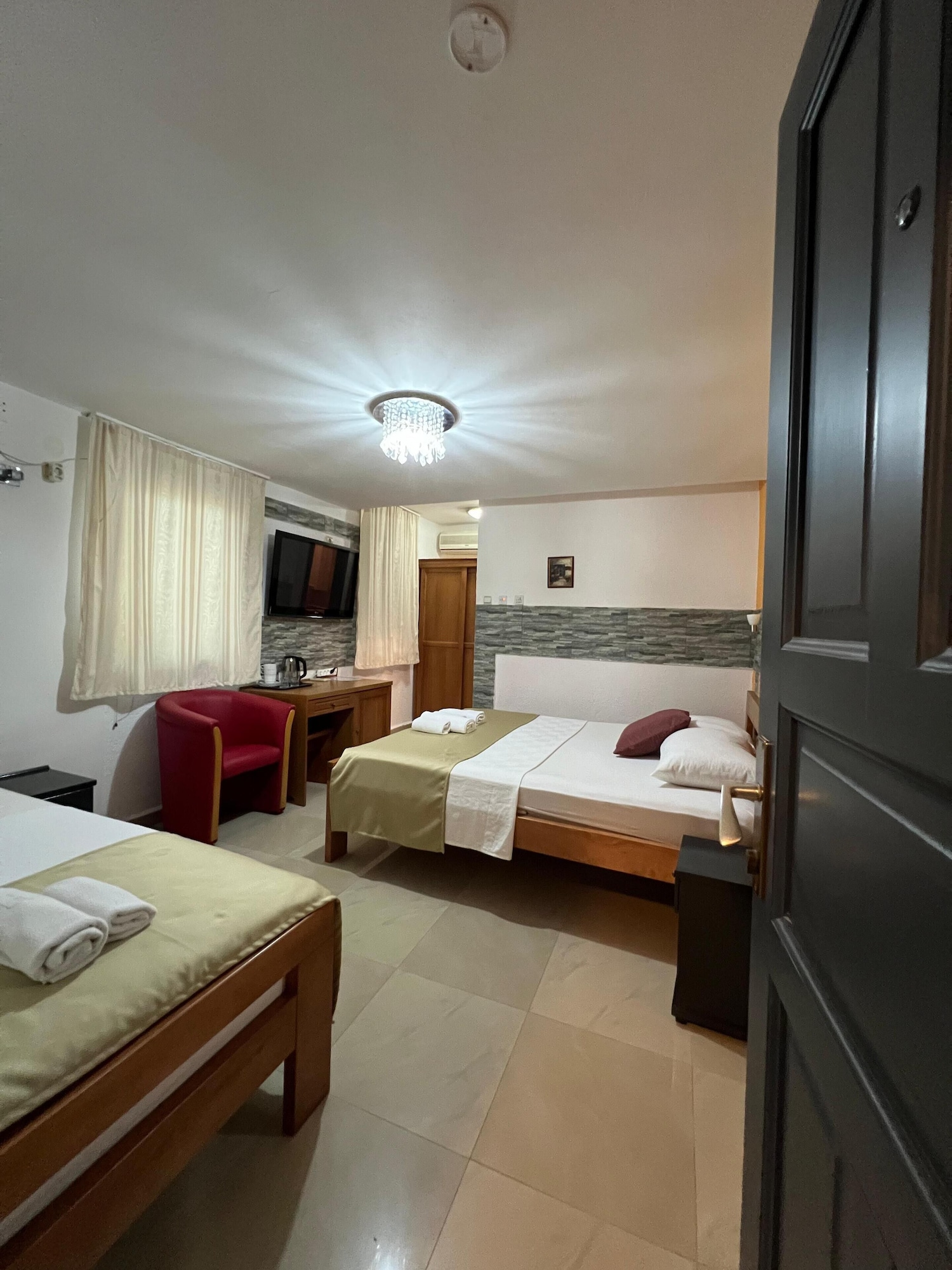 ECONOMY, DOUBLE BED