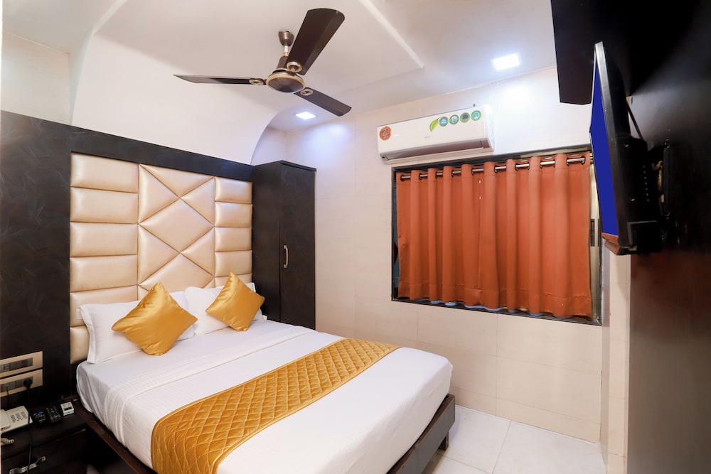 Hotel Karishma 12/26