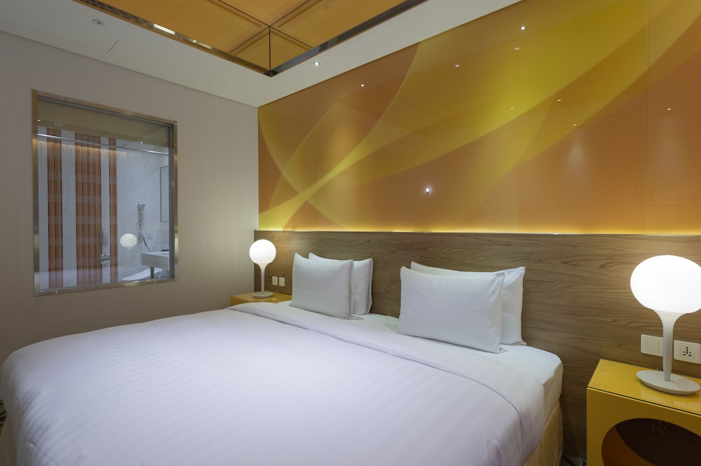 GREEN WORLD HOTEL ZHONGHUA 26/80