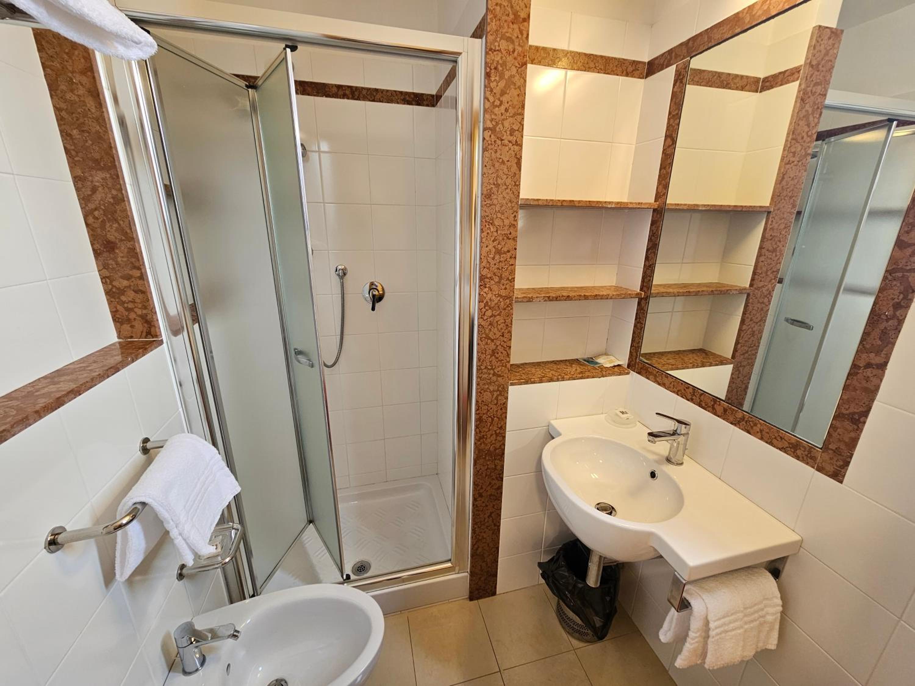 Hotel Fiorella 45/50