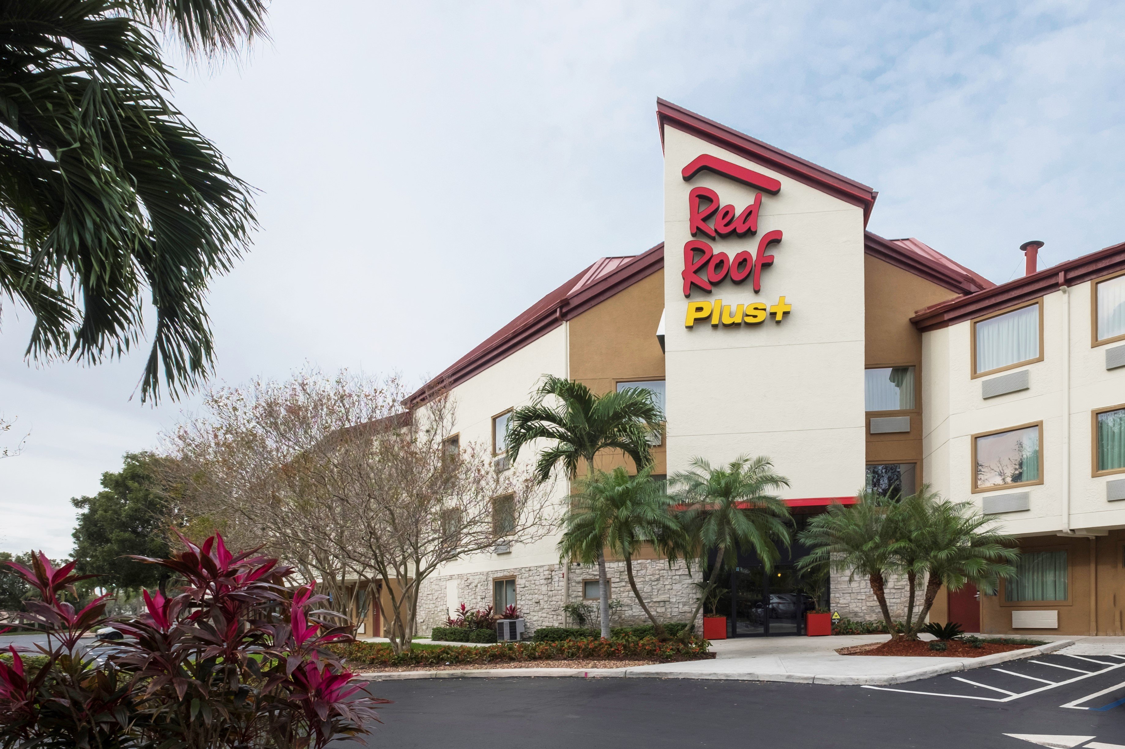 Red Roof PLUS West Palm Beach 22/24