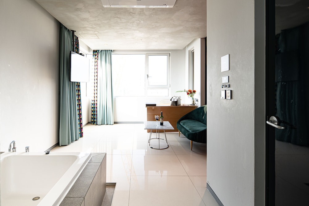 Hotel The Designers Hongdae 22/80