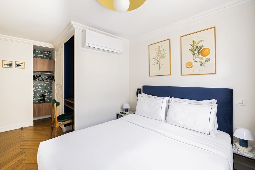 SUPERIOR, DOUBLE OR TWIN BED