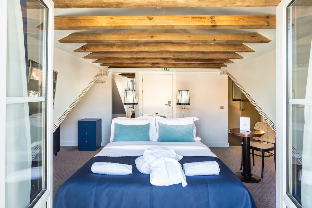 THE LIFT BOUTIQUE HOTEL 13/81