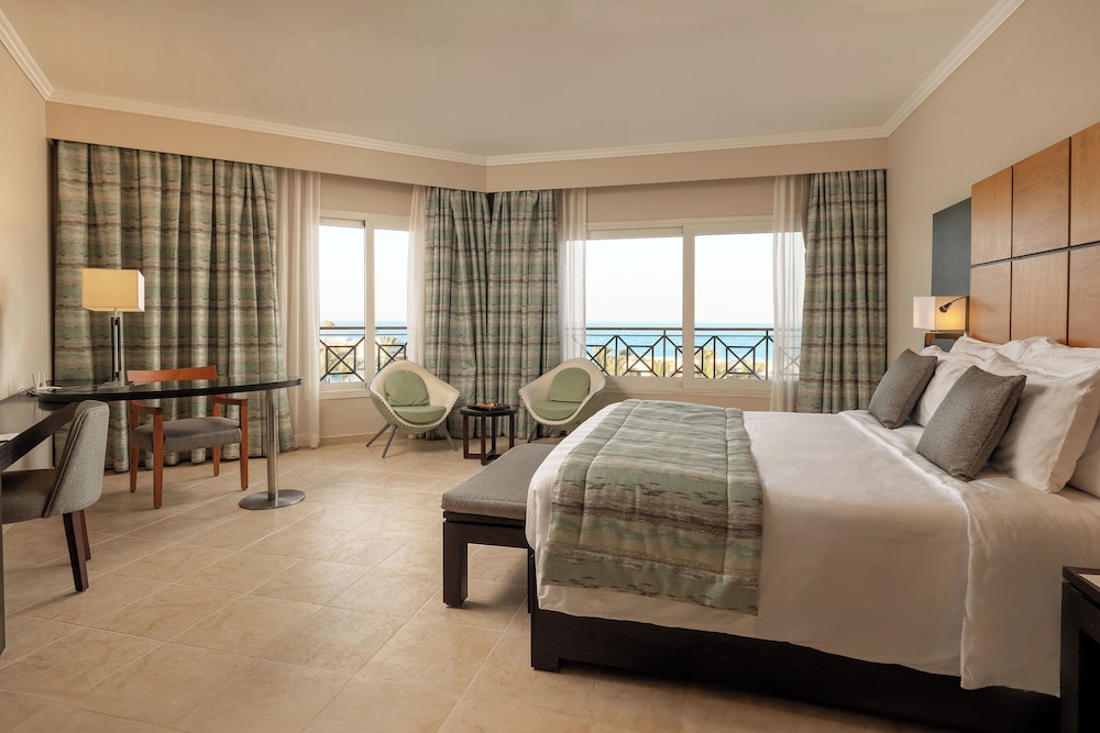 EXECUTIVE, SUITE