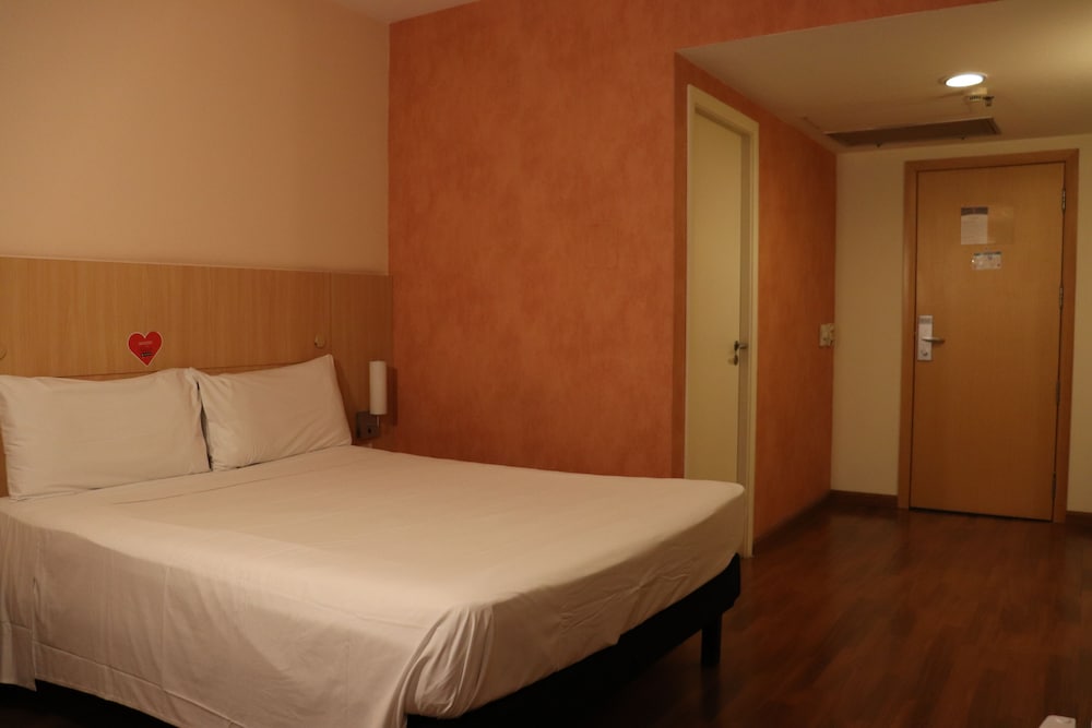 Ibis Sao Paulo Barra Funda 27/74