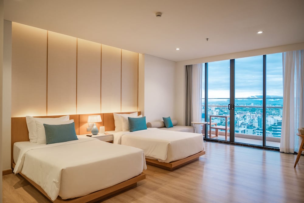 TMS Hotel Da Nang Beach 28/68