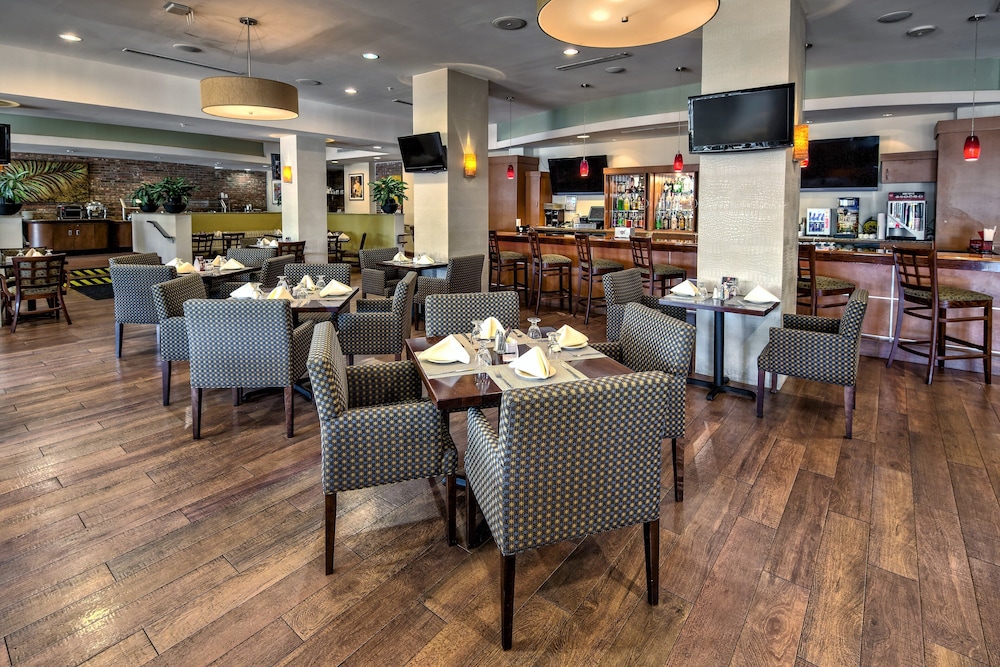 Holiday Inn Port of Miami Downtown Hotel 52/73