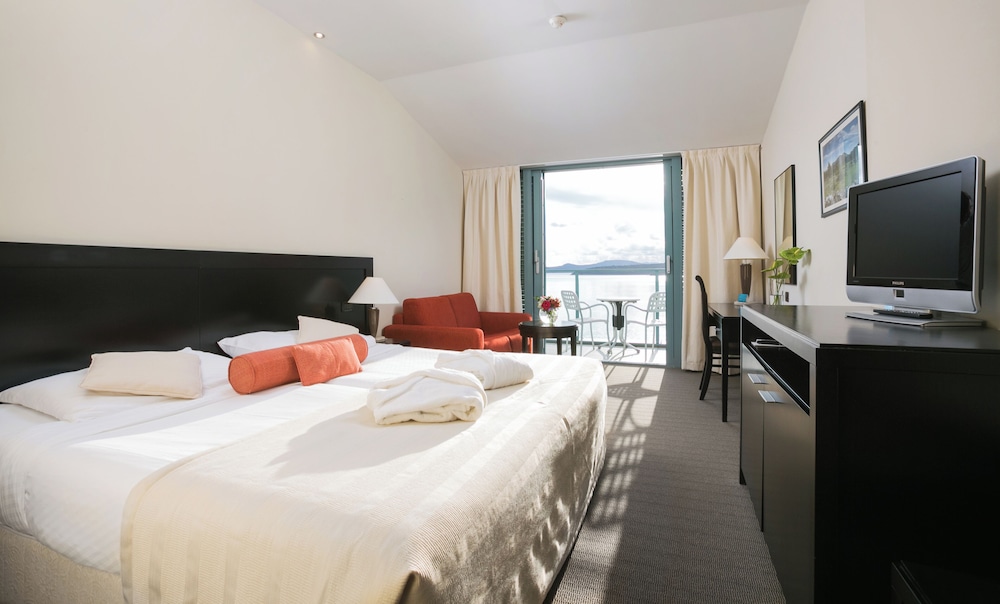 Standard, King Bed, Sea Side, Sofa