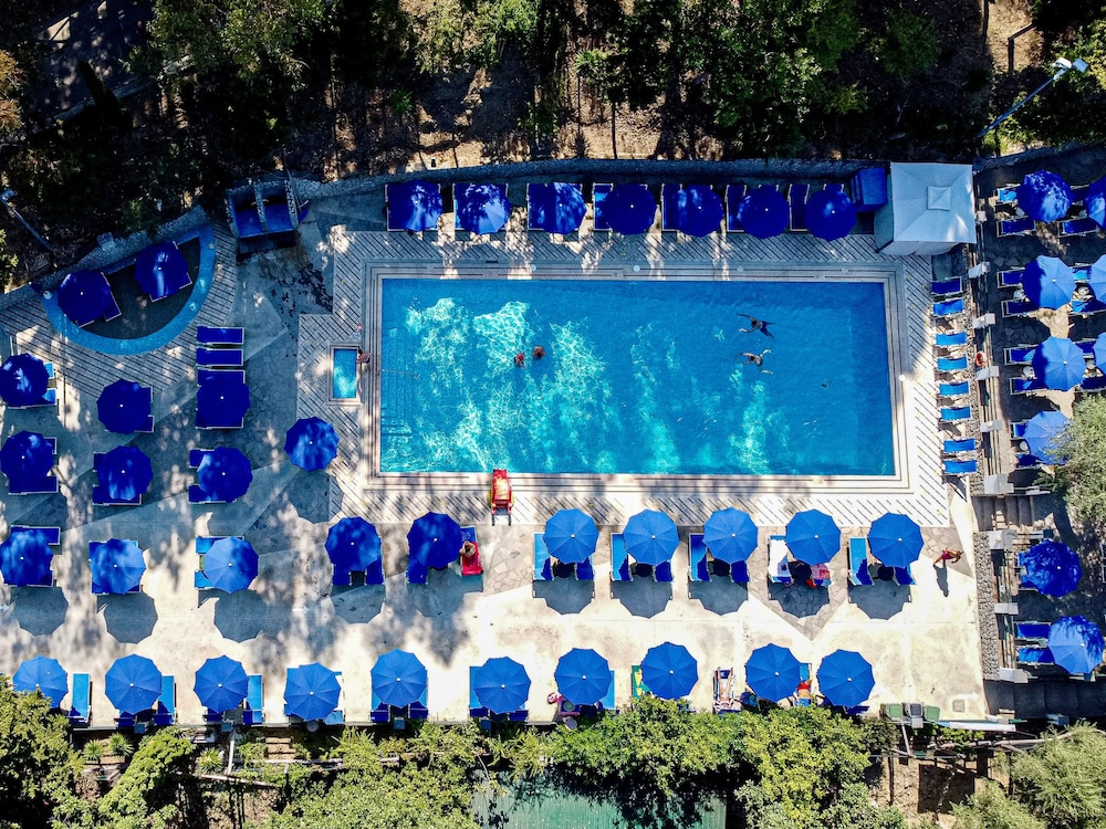 Santa Fortunata Village Camping 3/85