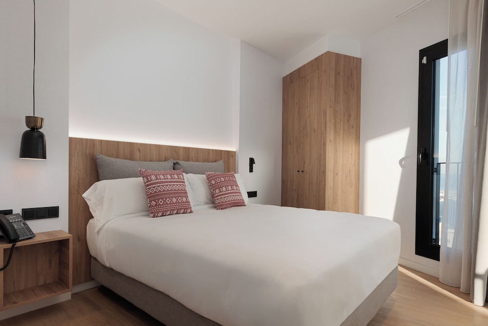 1 BEDROOM, PREMIUM, APARTMENT, DOUBLE OR TWIN BED