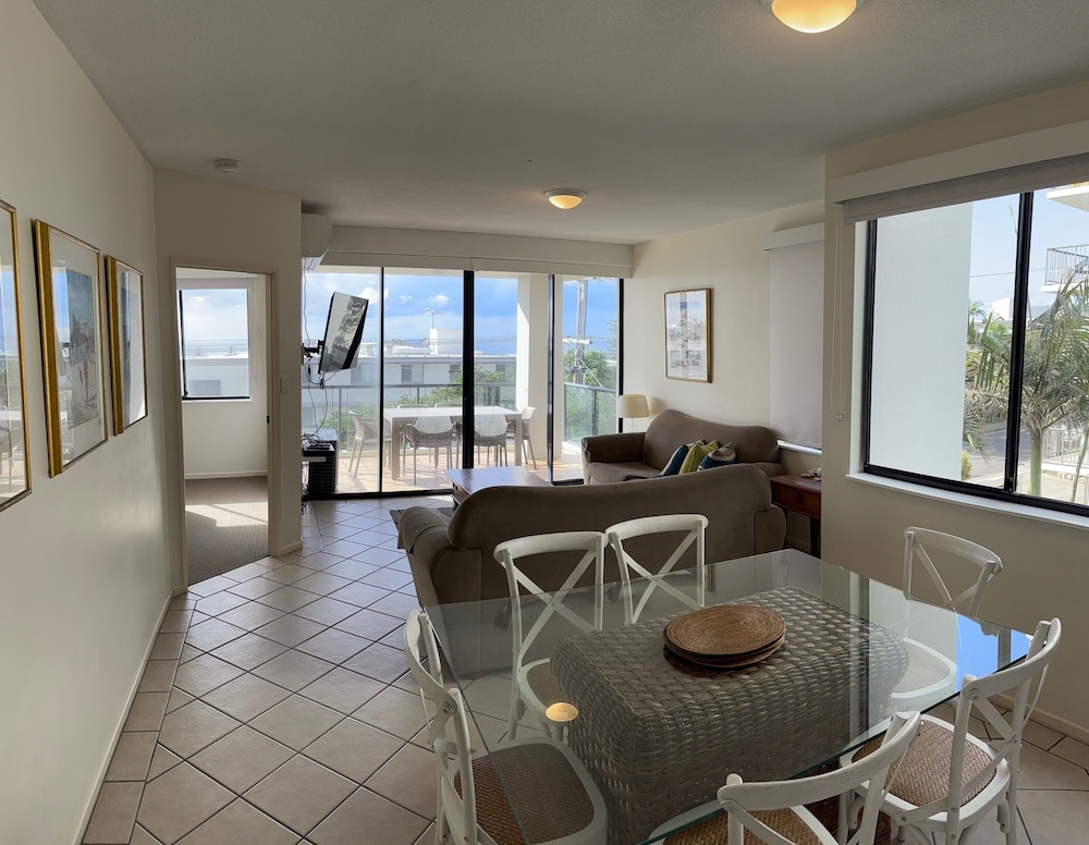 Kings Row Holiday Apartments 28/48