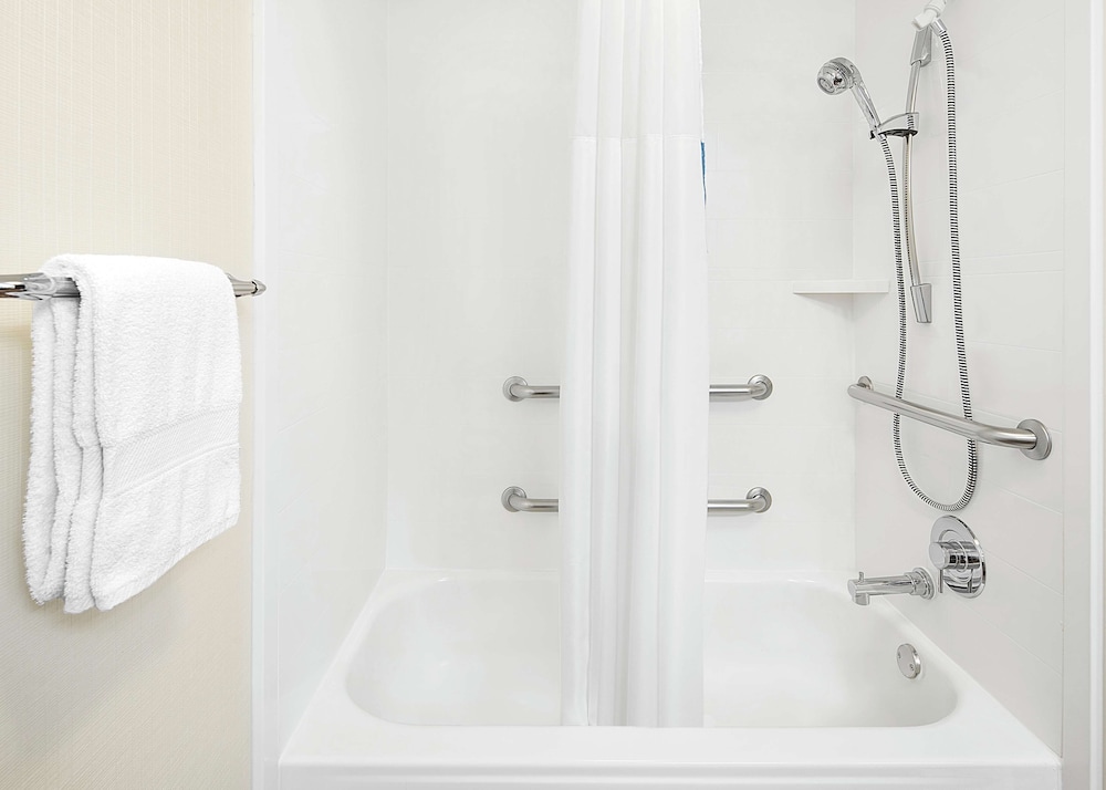 Hampton Inn Dallas-Irving-Las Colinas 24/48