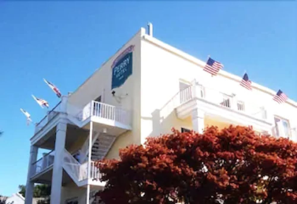 Staffords Perry Hotel 2/72