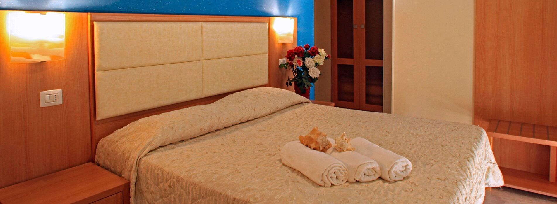 Hotel Ambassador 22/50