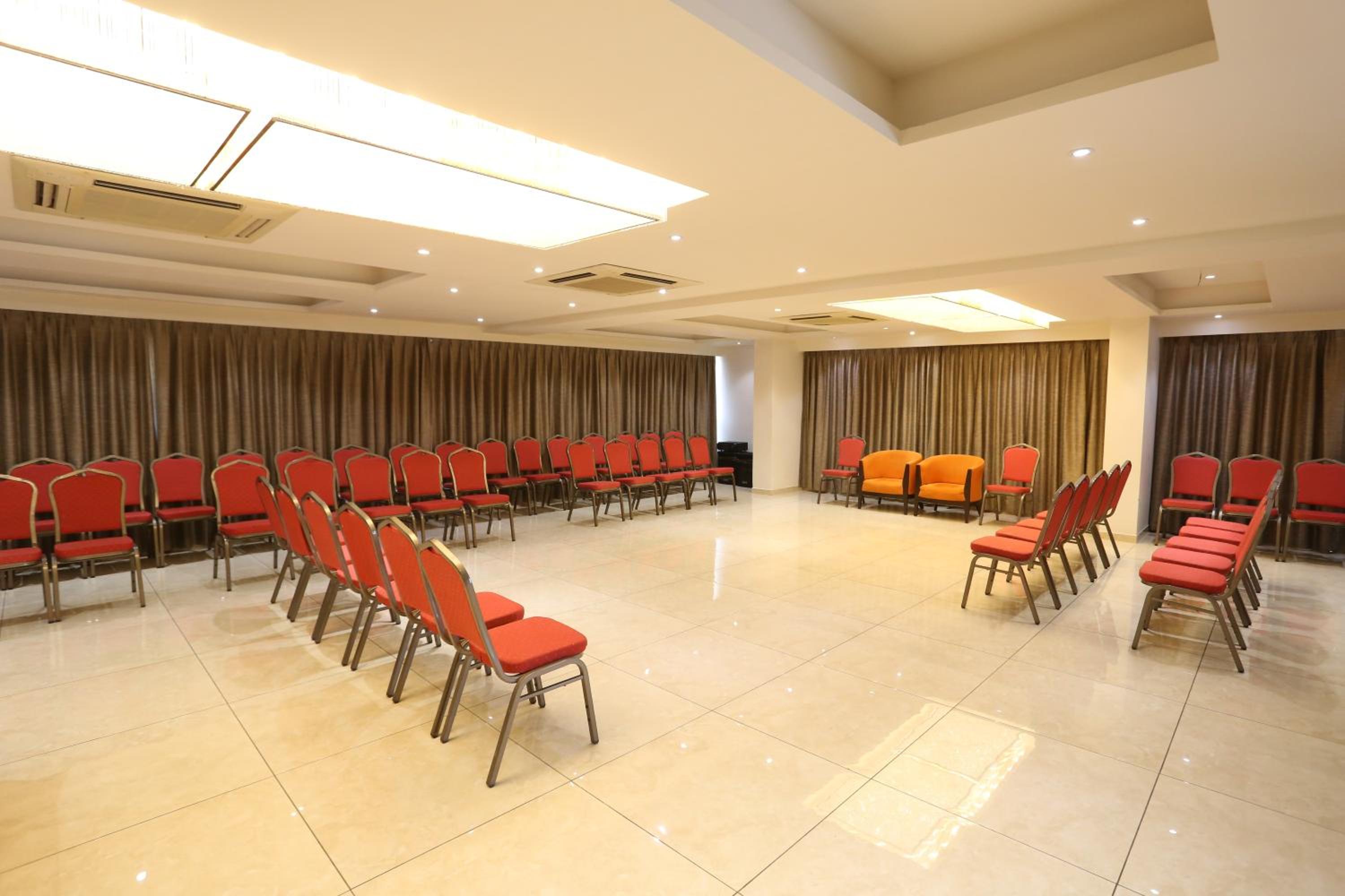 OYO Premium Vastrapur Lake 52/63