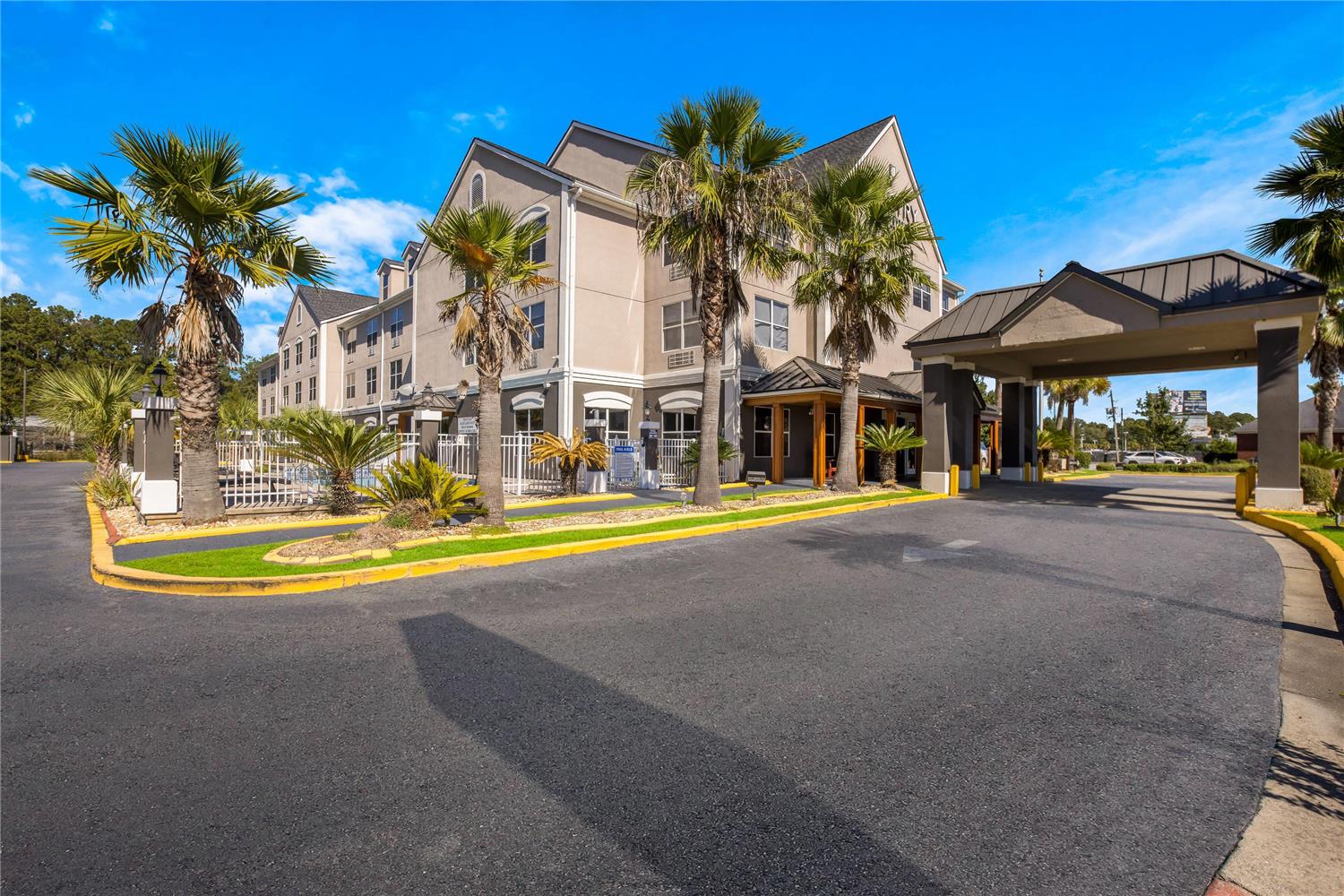 Country Inn and Suites By Radisson Hinesville GA 32/37