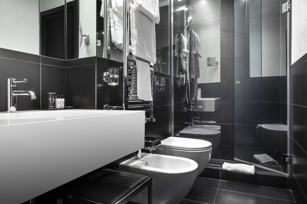 LHP Hotel Napoleon 25/64