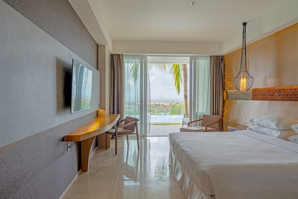 Deluxe, King Bed, Bay View, Pool Access
