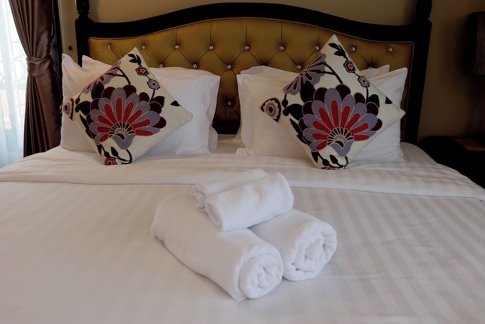 Siri Heritage Bangkok Hotel 45/71