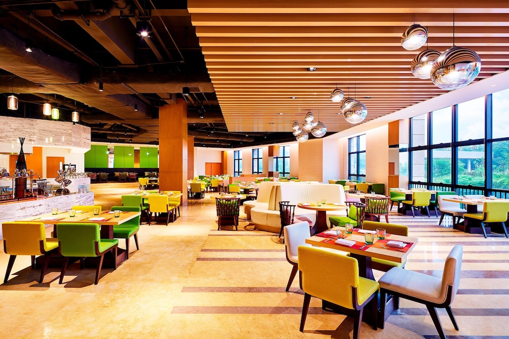 Aloft Dongguan Dynamic Town 35/48