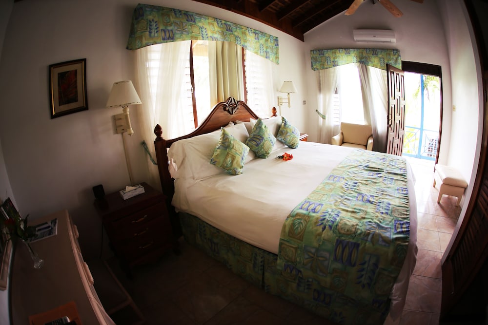 Negril Tree House Resort 9/69