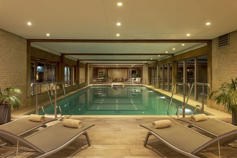 swimming pool spa
