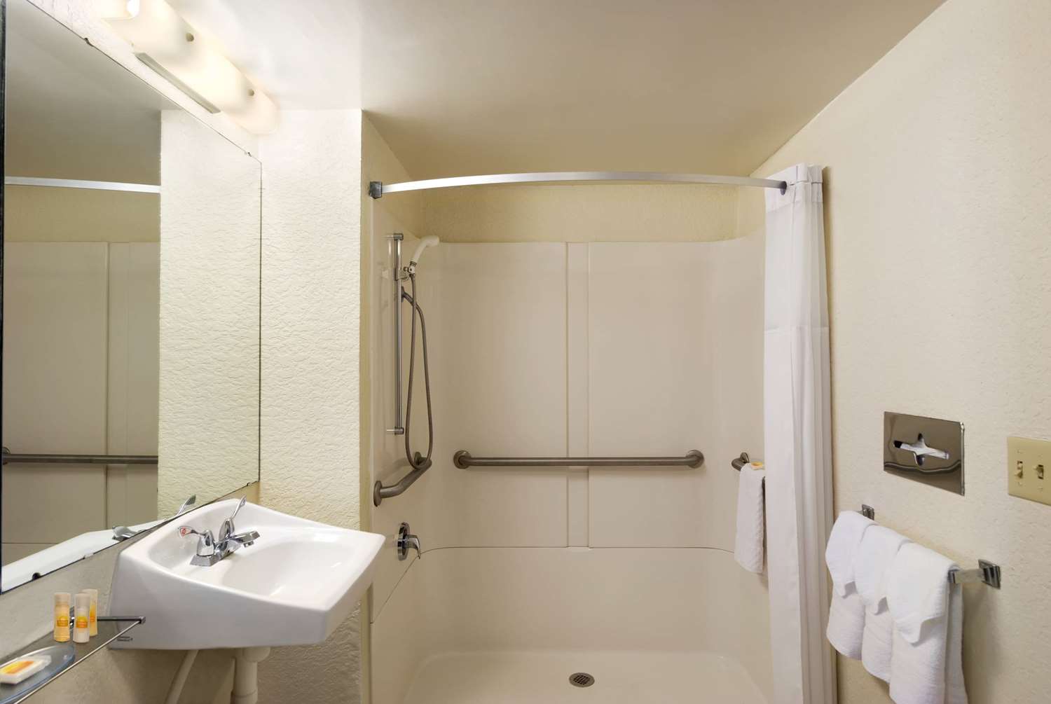 Days Inn by Wyndham Orlando Conv. Center/International Dr 43/43