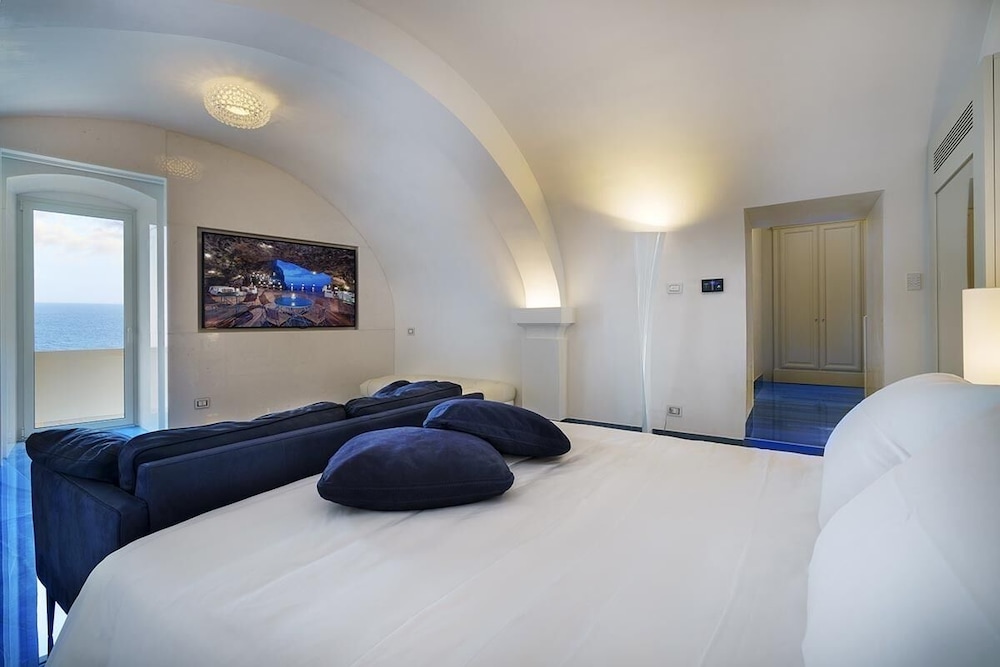 Grotta Palazzese 14/50