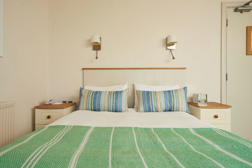 STANDARD, DOUBLE BED, ACCESSIBLE