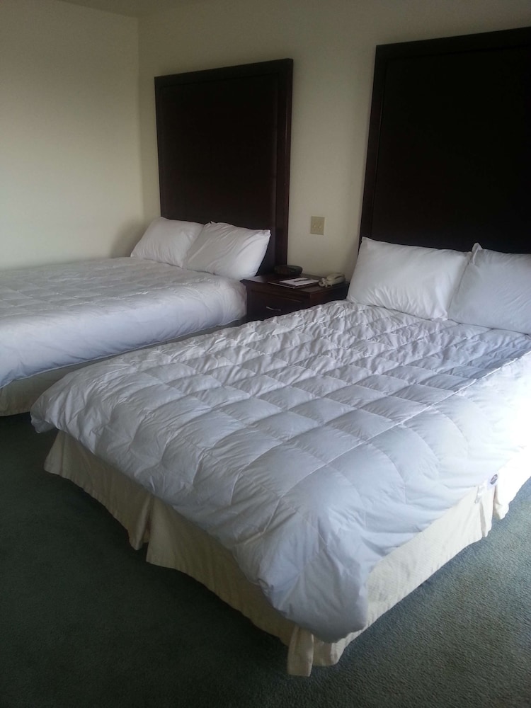 Harlan Inn and Suites By OYO Harlan 9/56