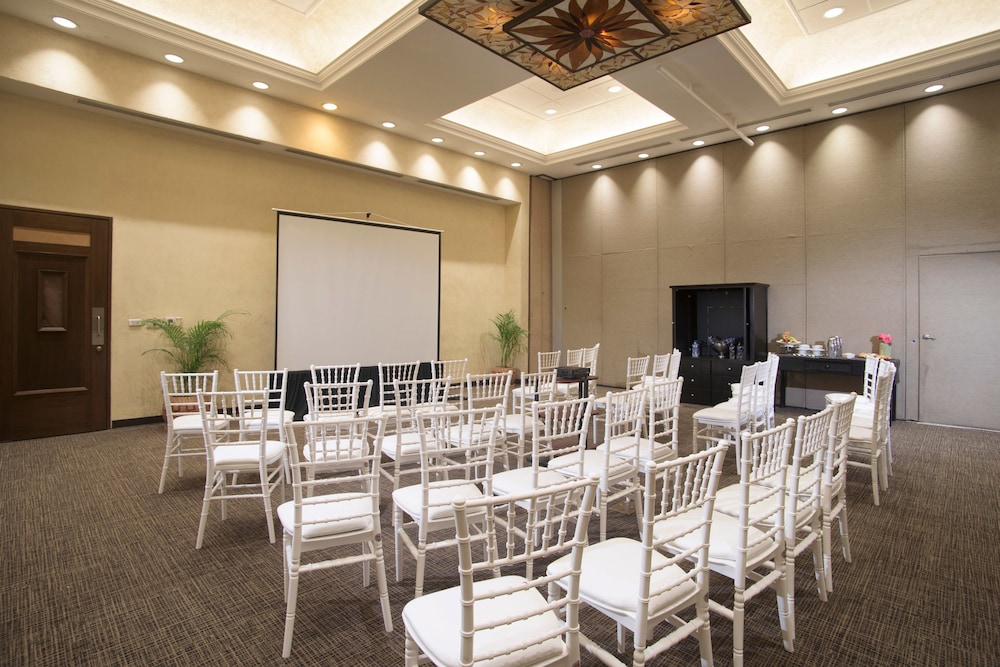 Villa La Estancia Beach Resort and Spa 35/50