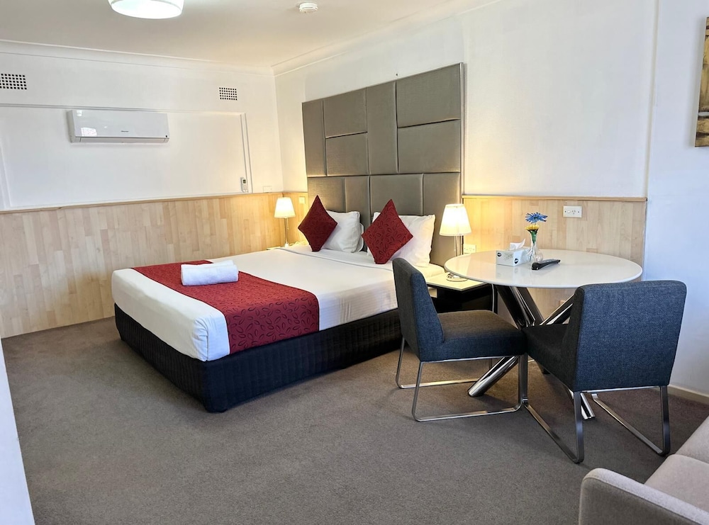 Country Comfort Cowra 6/44