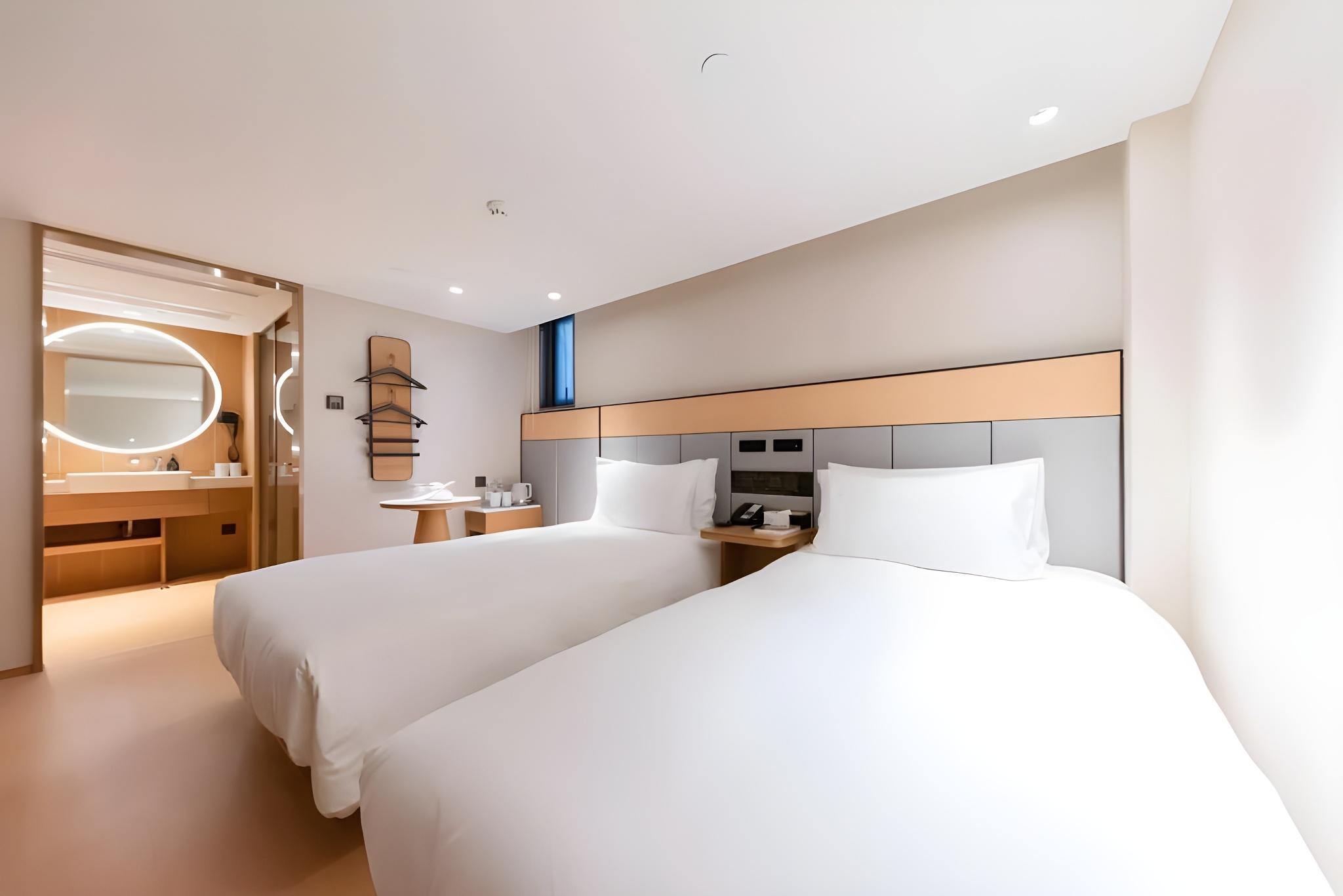 Ji Hotel (Shanghai Longyang Road Magnetic Levitation) 17/35