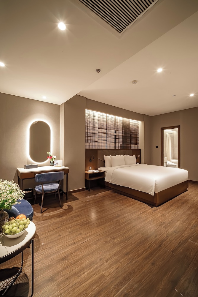 Nhat Ha Lavish Hotel 22/40