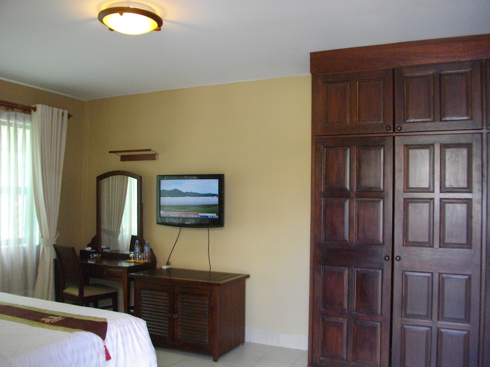Lux Riverside Hotel & Apartment 21/99