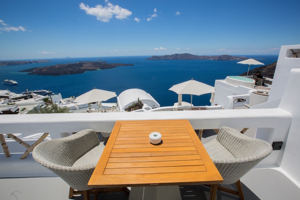 Chic Hotel Santorini 35/50