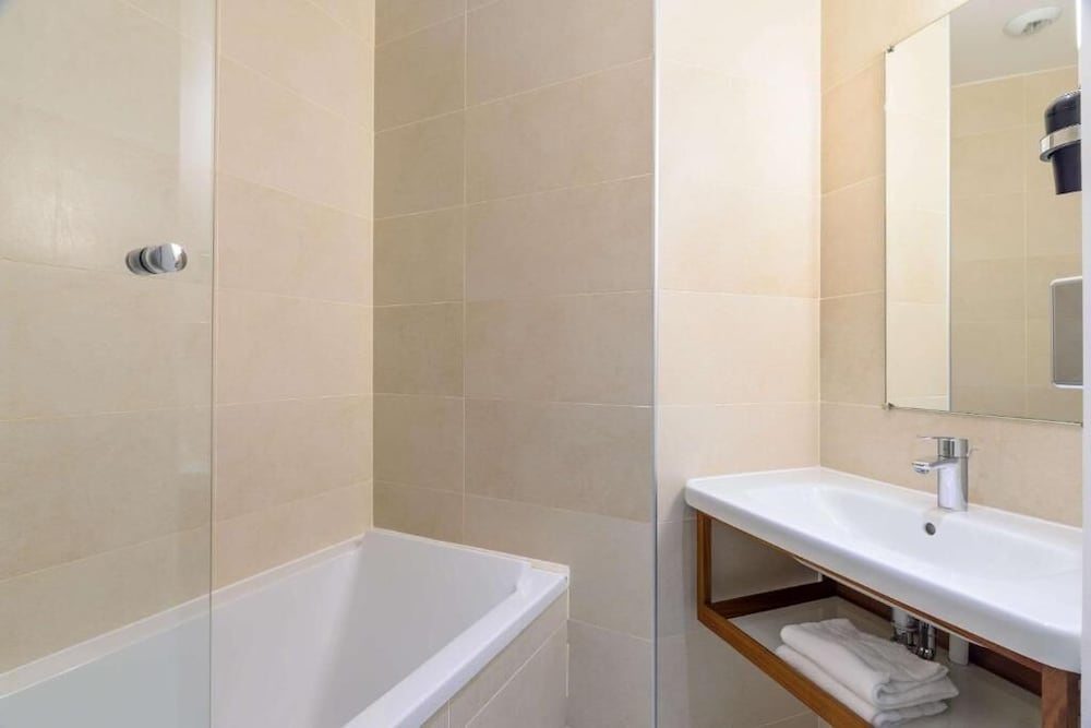 COMFORT HOTEL SIXTEEN PARIS MONTROUGE 65/67