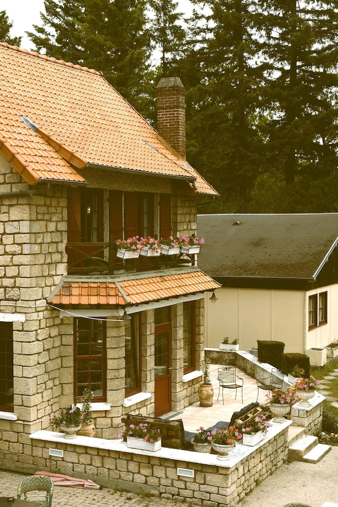 Hipotel Hostellerie Du Lys 41/49
