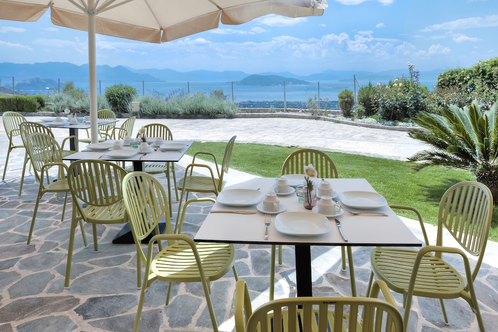 Marini Luxury Apartments And Suites 62/75
