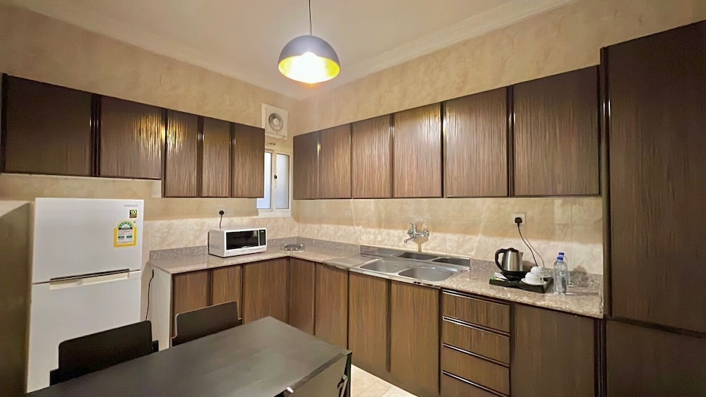 Loren Suites Al Salamah 50/50