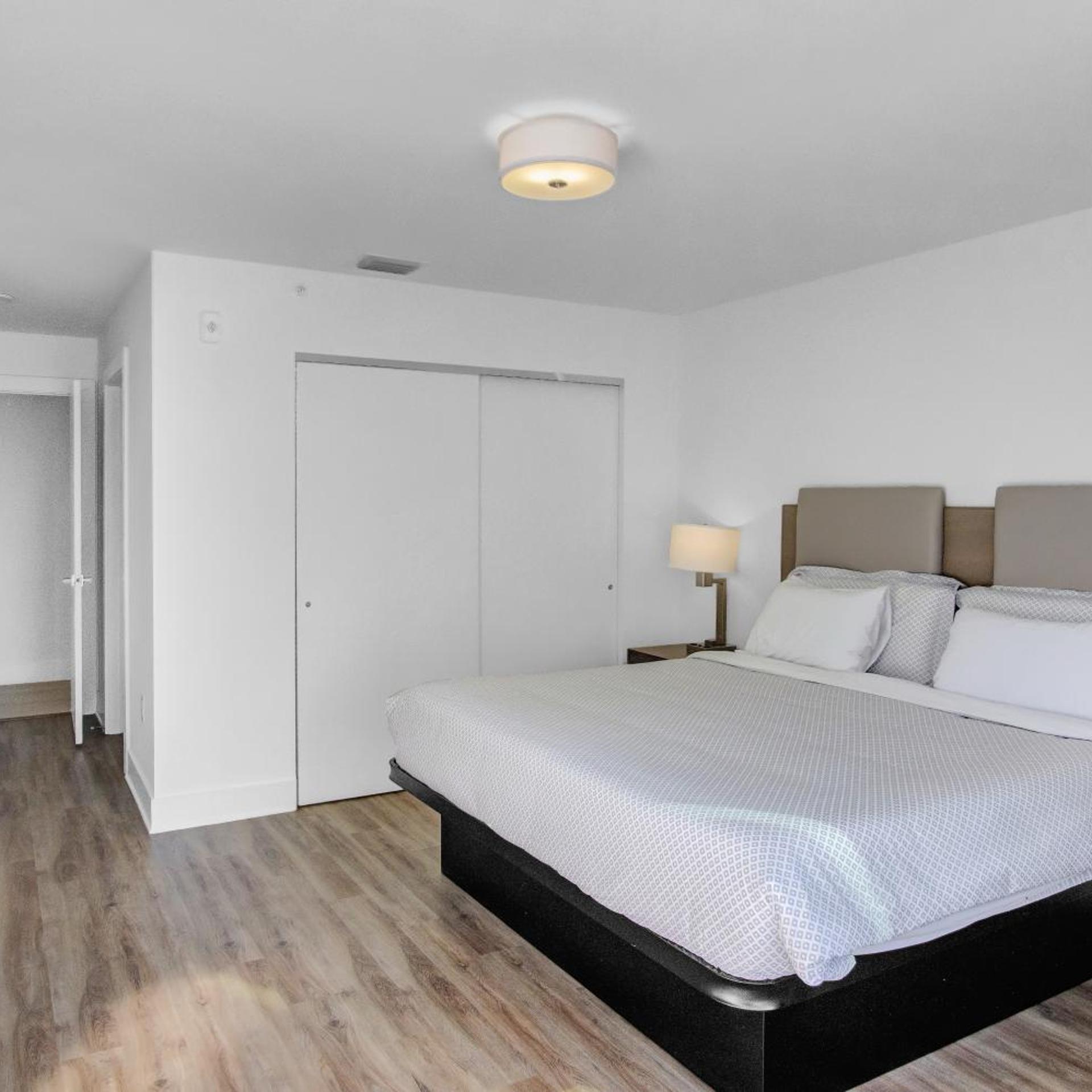 2 Bedrooms, Suite
