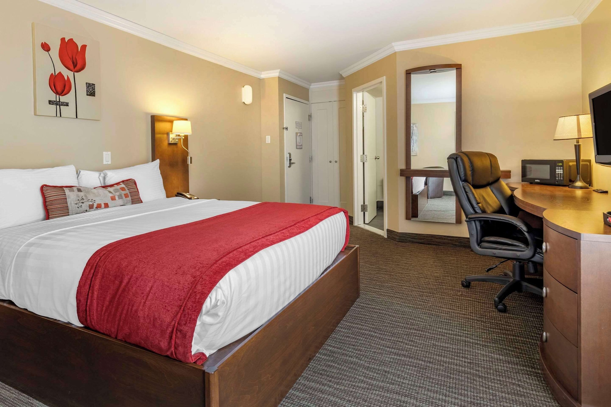 Standard, Queen Bed