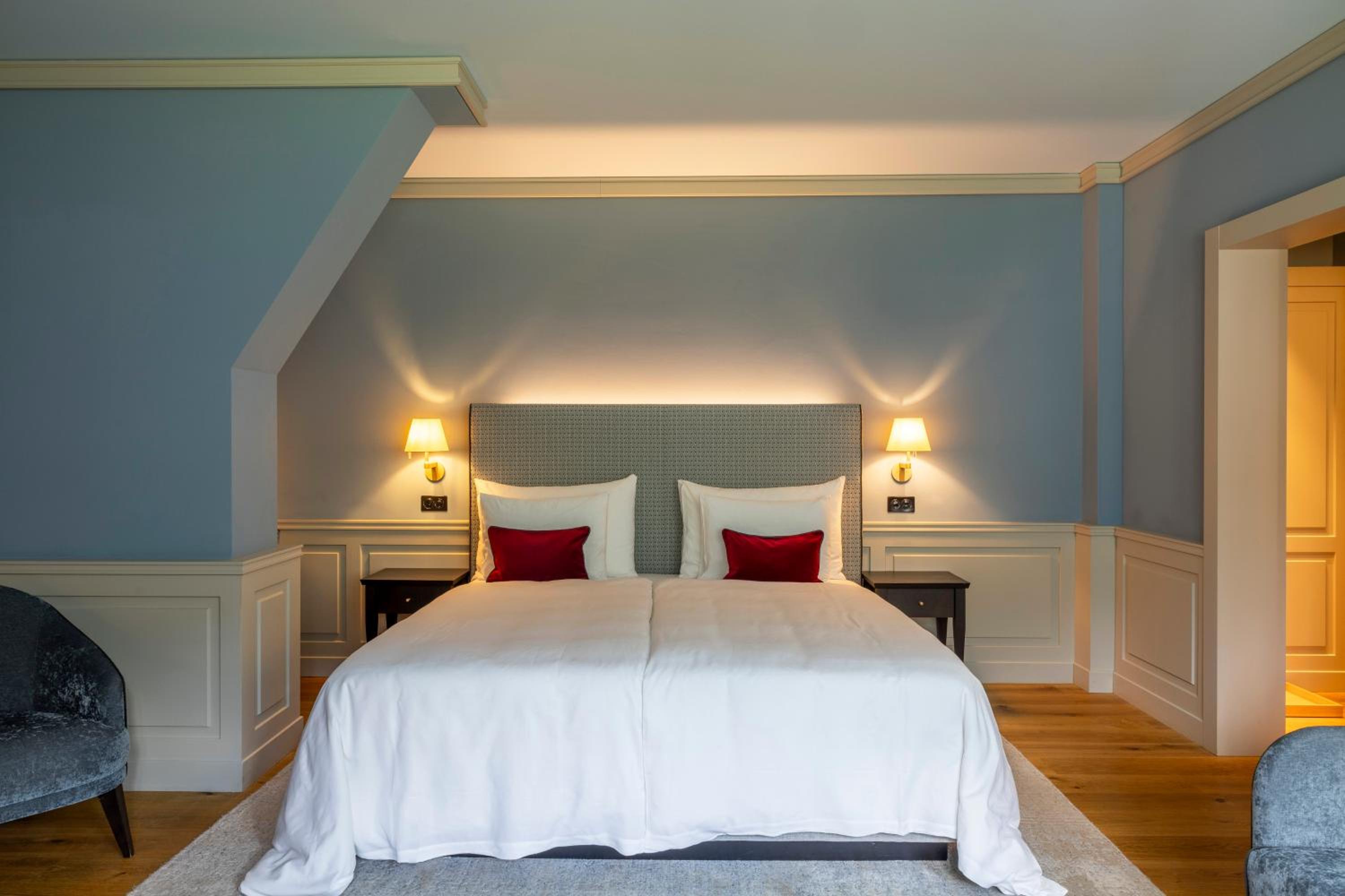 Cresta, Junior Suite, Queen Bed, Sofa