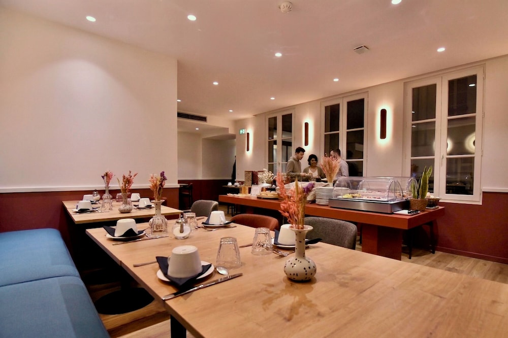 Agate Hotel 33/49
